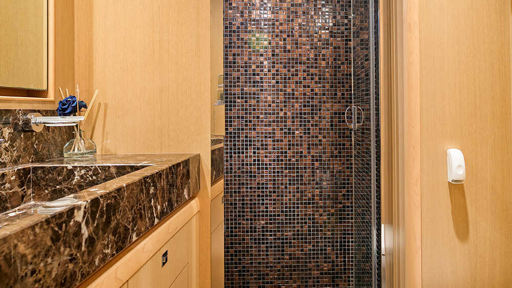 VIP cabin head