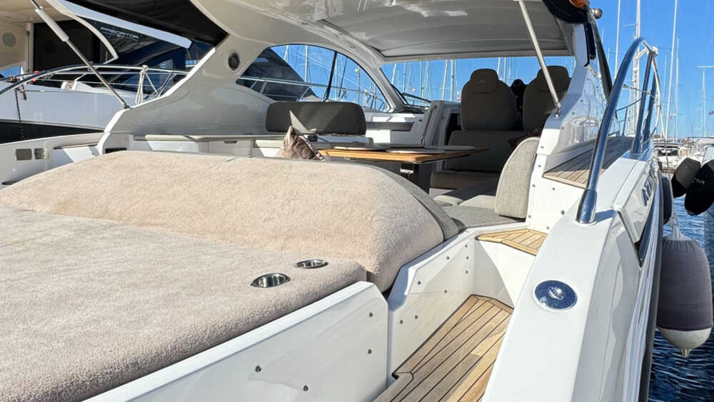 Sunbathing area on aft