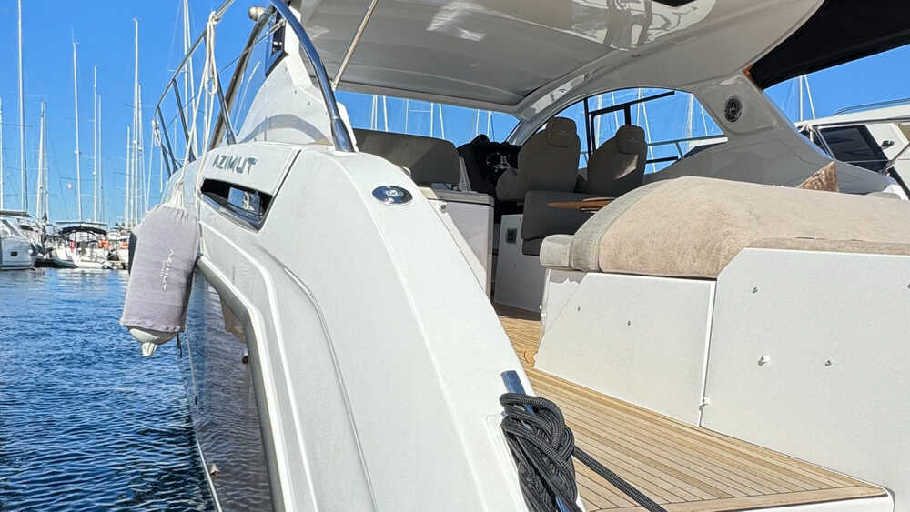 Sunbathing area on aft