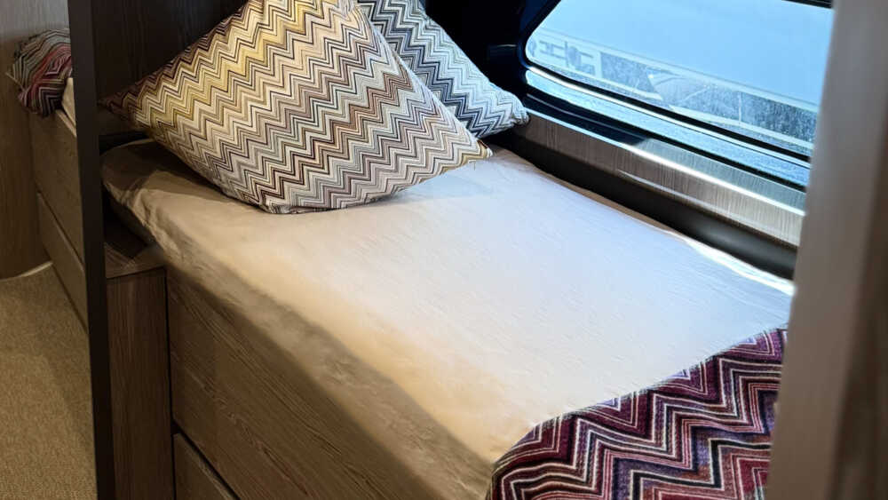 Guest cabin
