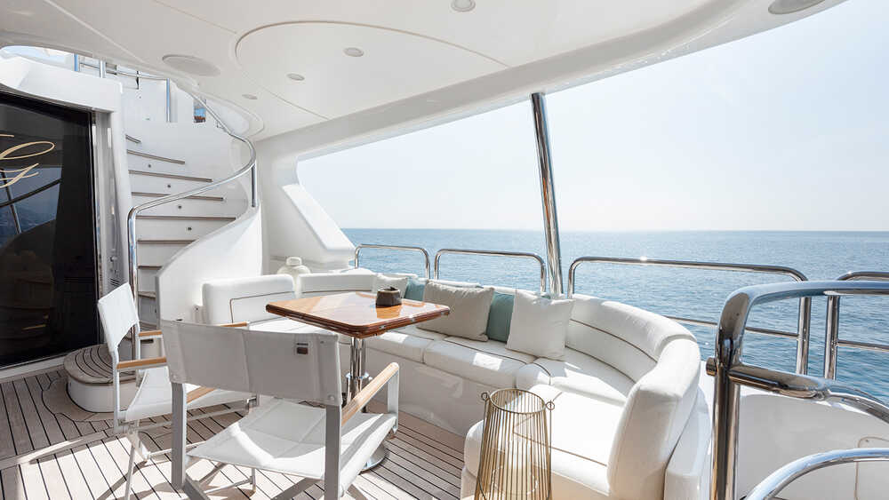 Upper deck cockpit