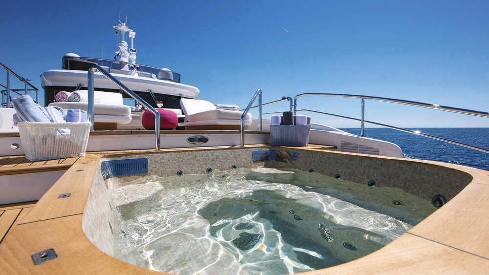 Jacuzzi on bow