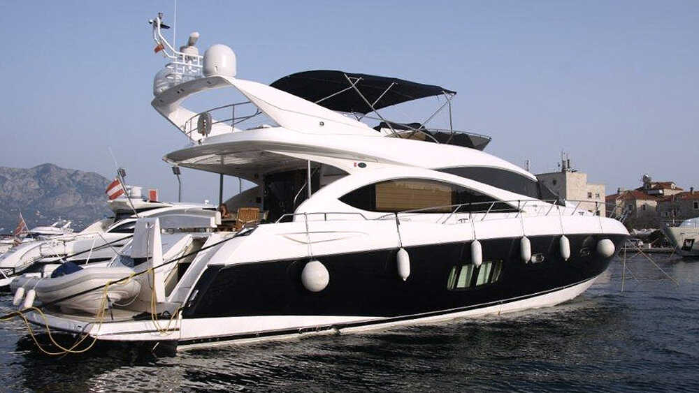 Sunseeker Manhattan 70 Exterior