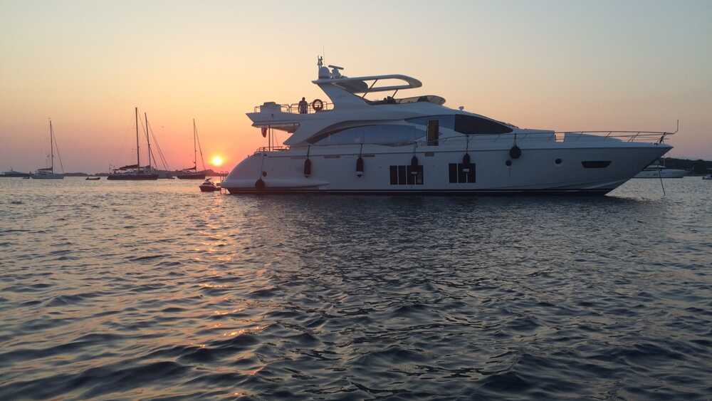 Exterior Azimut 84, 2015