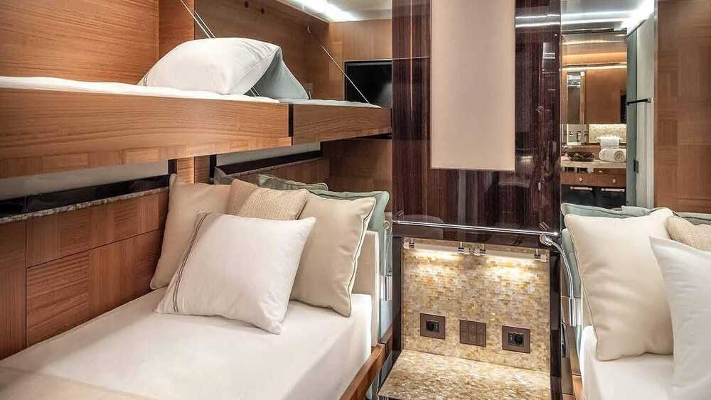 Twin cabin with two beds