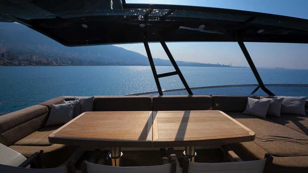 Dining area on flybridge