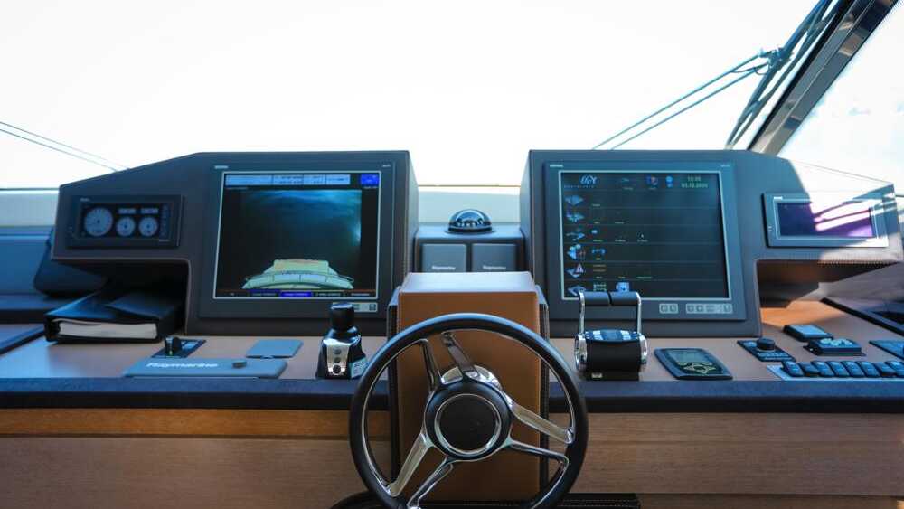 Main helm station