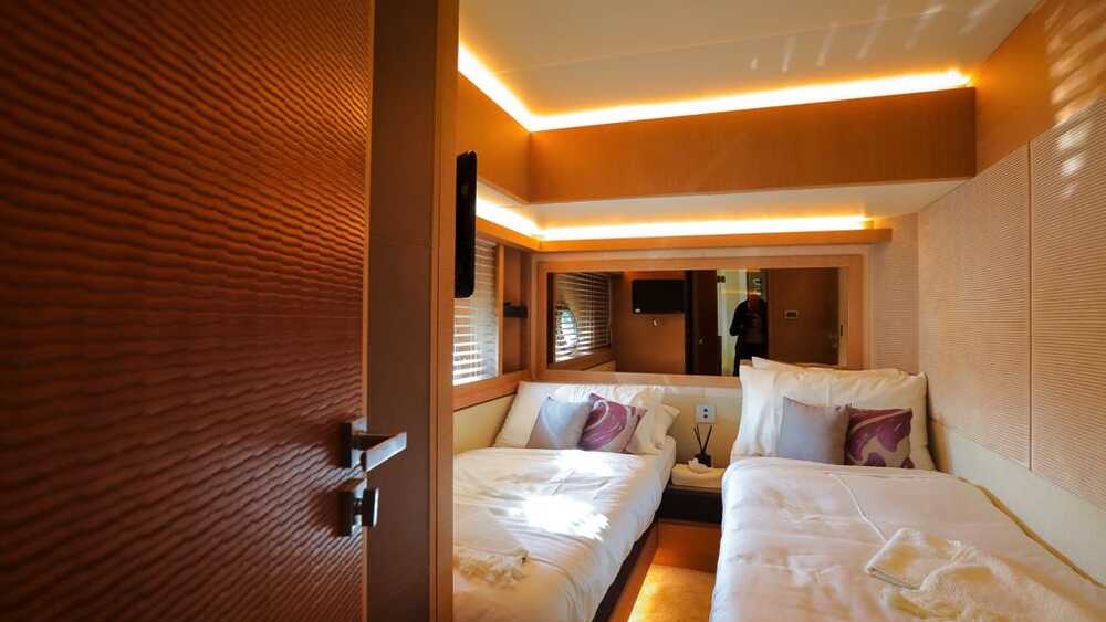 Guest cabin