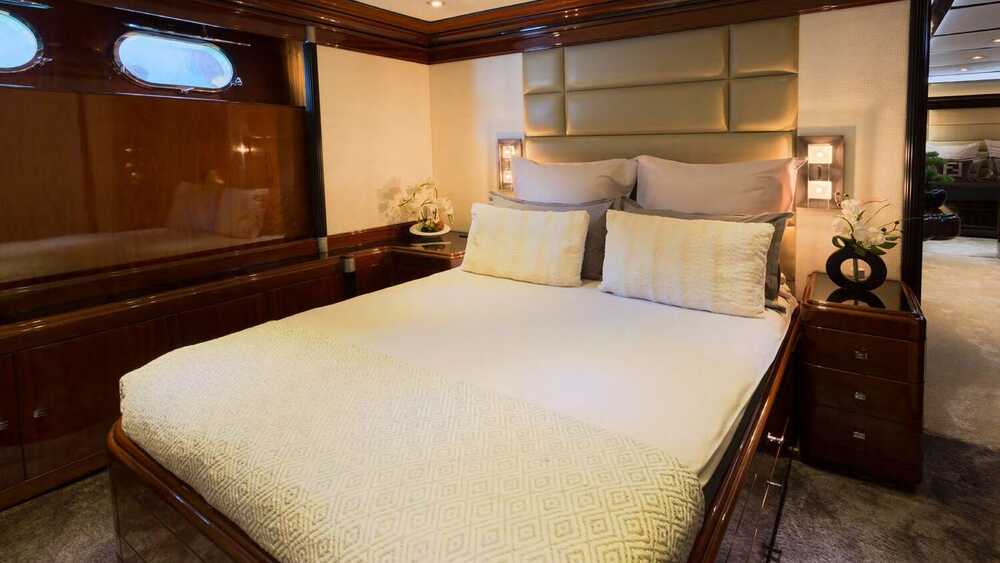 Double cabin
