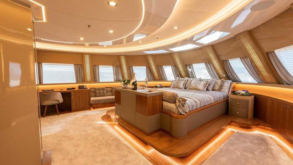 Master cabin on the main deck