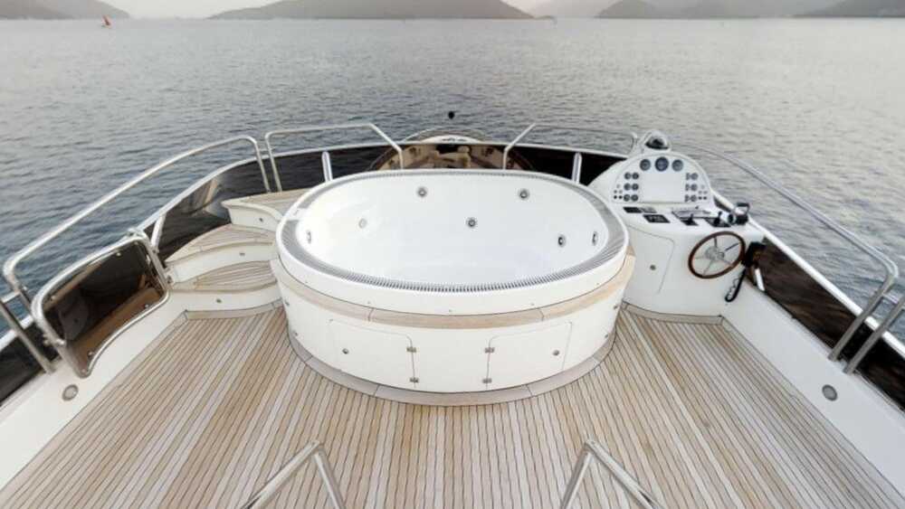 Jacuzzi on the sun deck