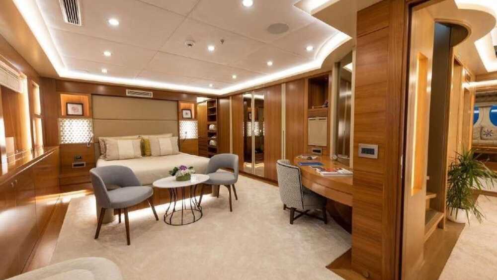 Double cabin