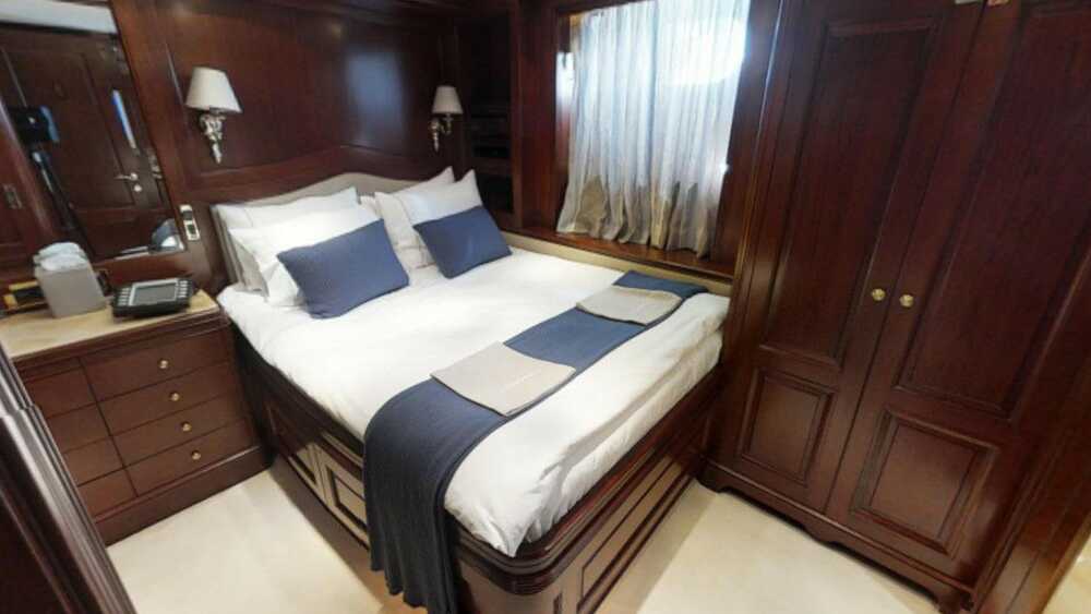 Guest cabin