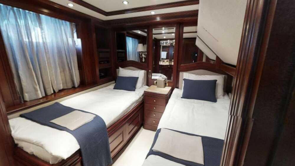 Guest cabin