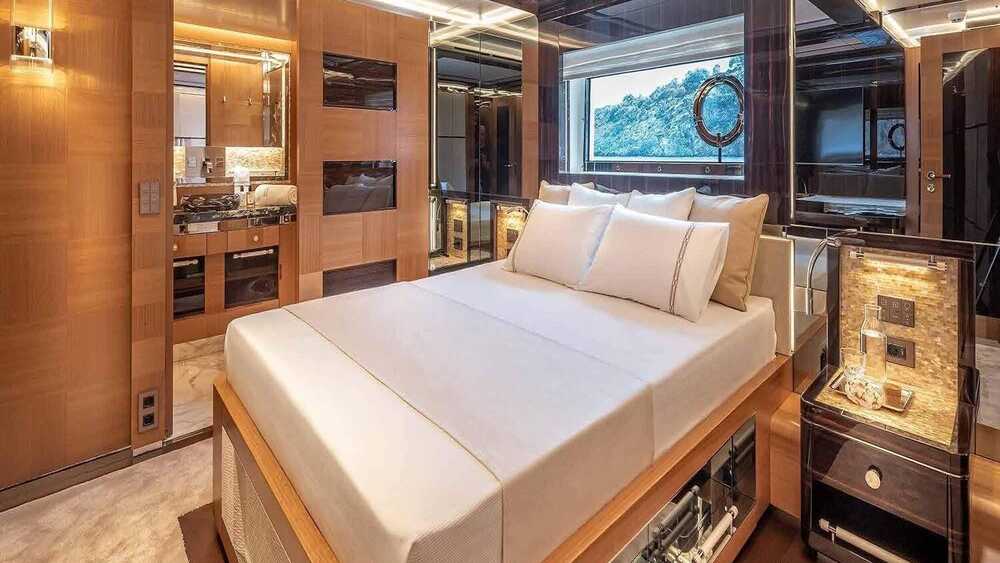VIP double cabin