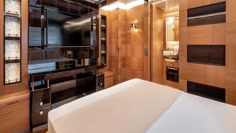 VIP double cabin