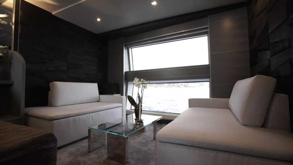 Guest cabin