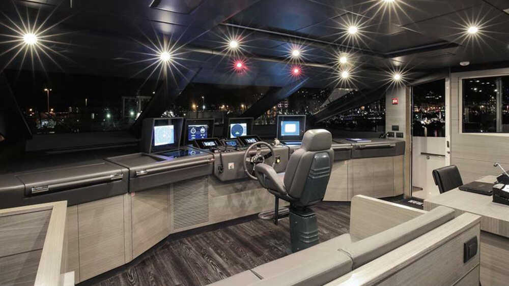 Main helm station