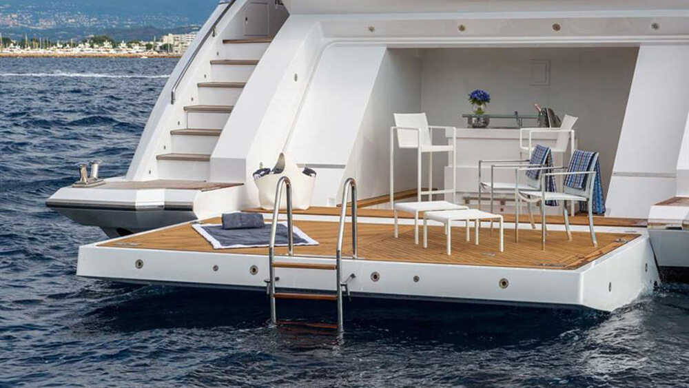 Swimming platform
