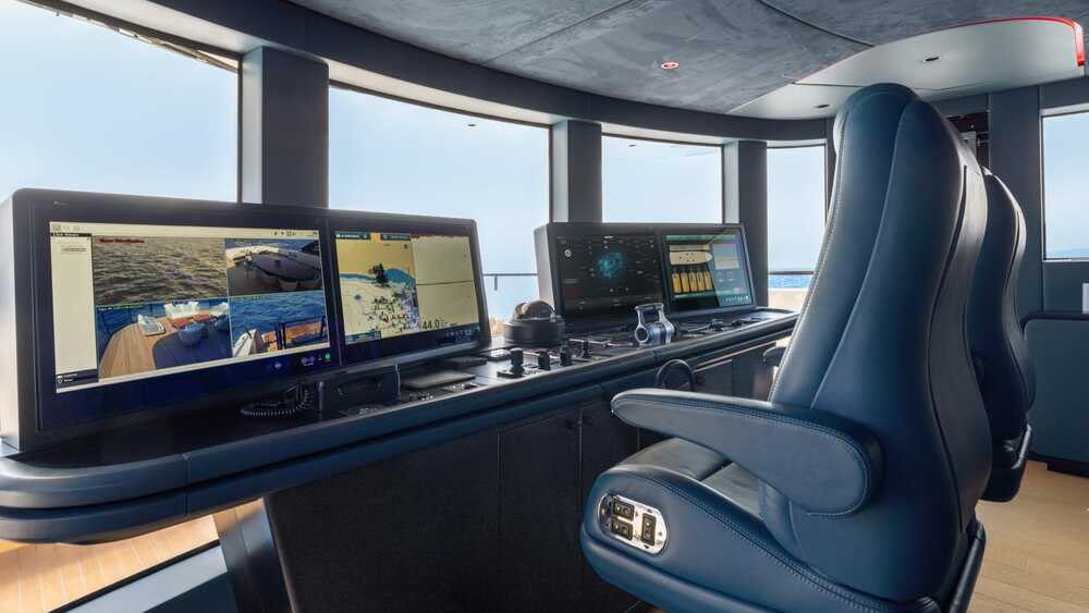 Helm station 