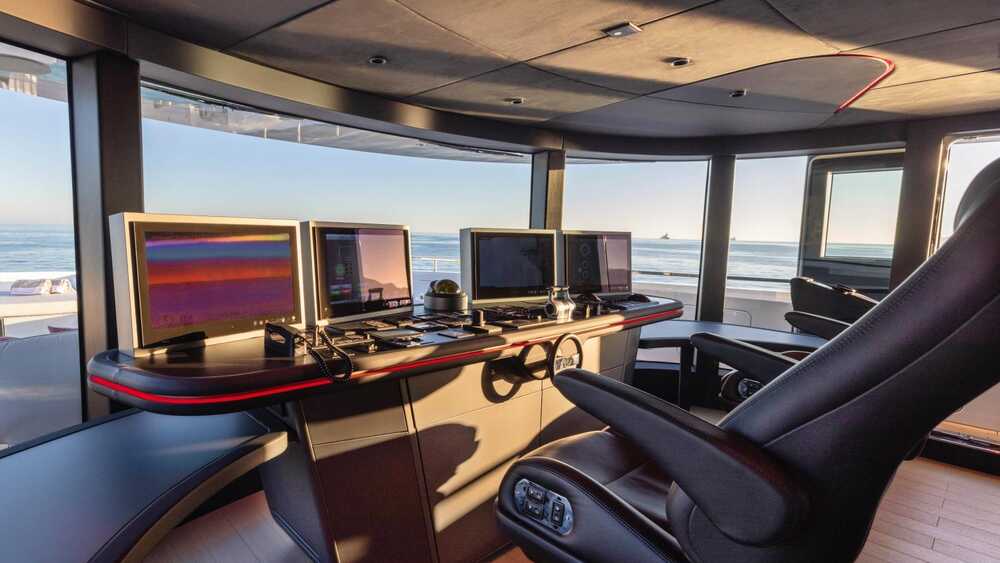 Helm station