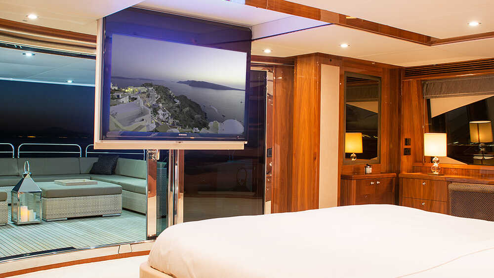 Master cabin on upper deck