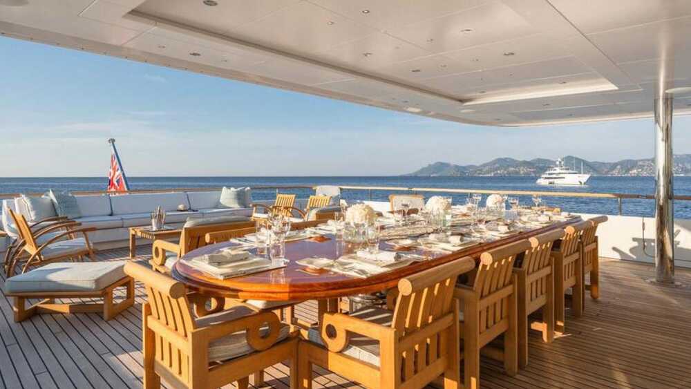 Bridge deck dining area