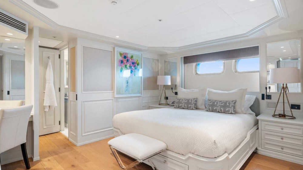 Double guest cabin