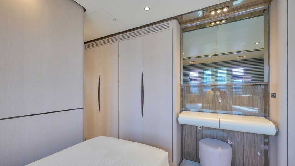 Guest cabin