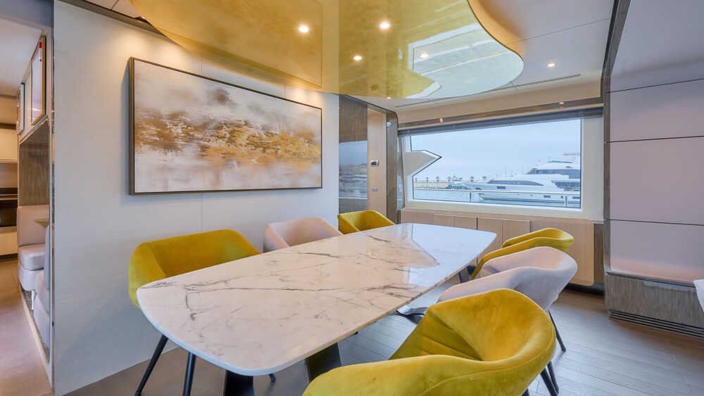 Salon dining 