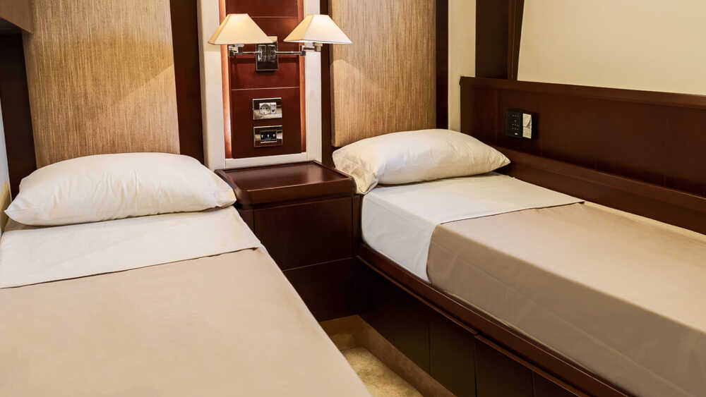 Twin guest cabin
