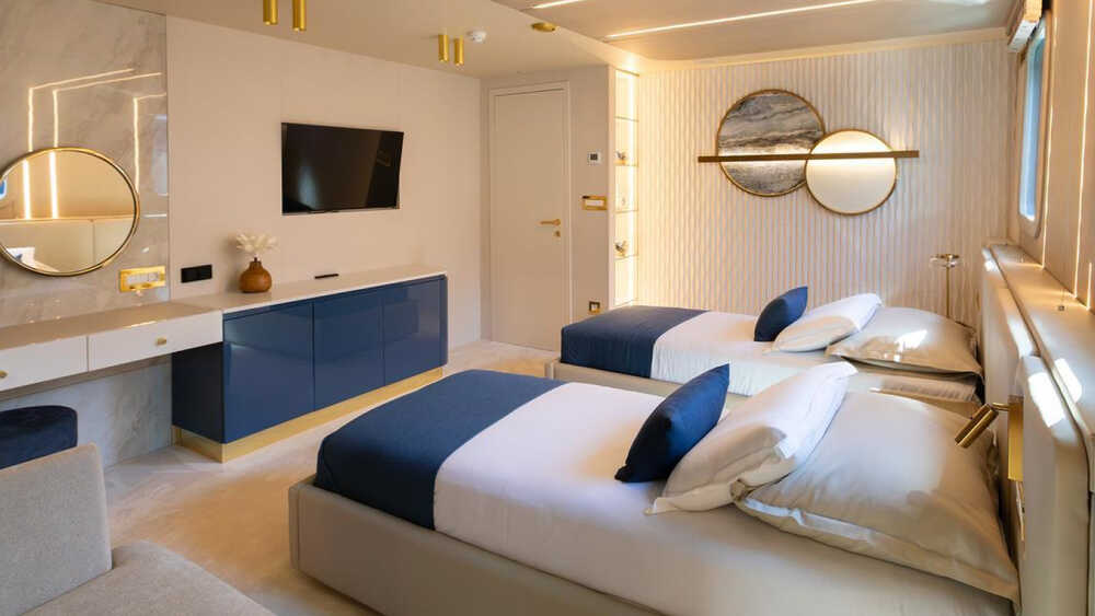 Guest cabin