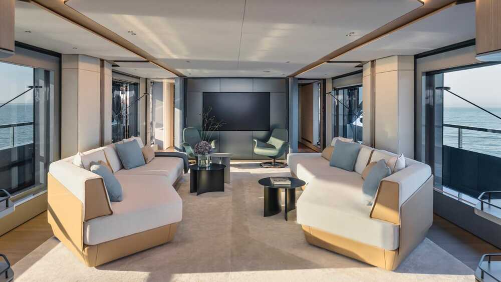 Main deck salon
