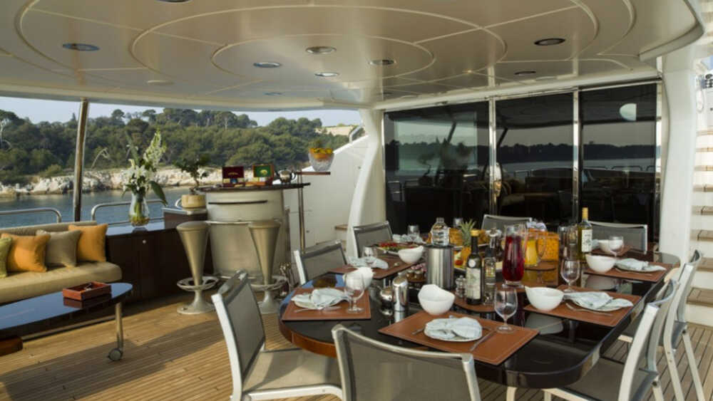 Dining area on upper deck 