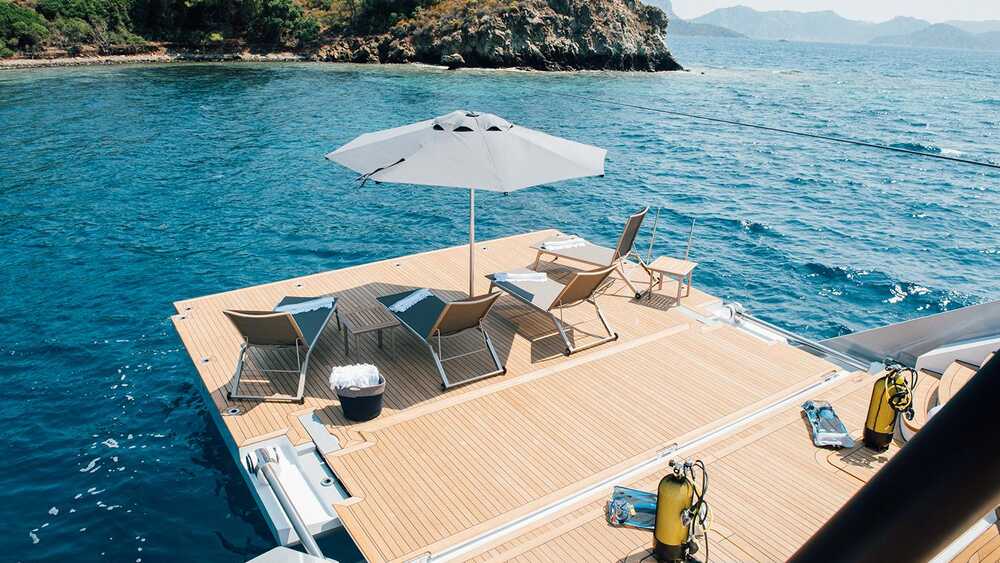 Relaxation area on the bathing platform