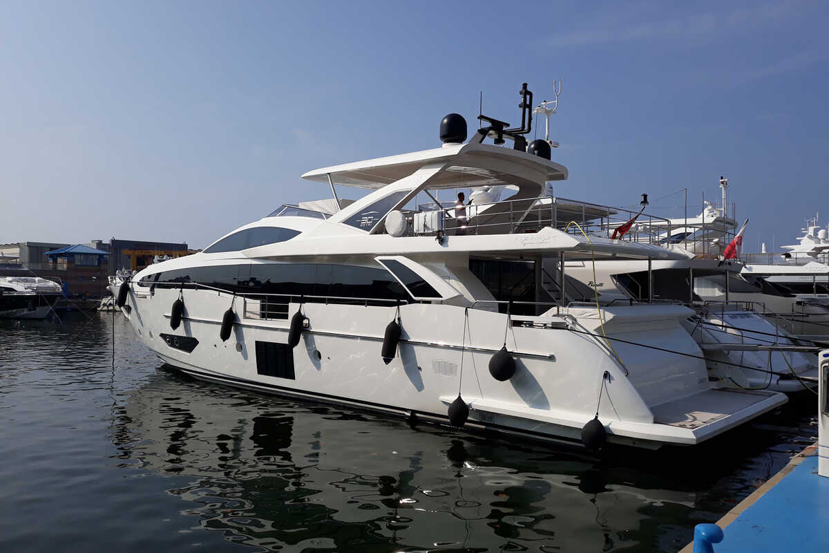 Экстерьер Azimut Grande 30 METRI <br/> M/Y SUN&SEA 2018