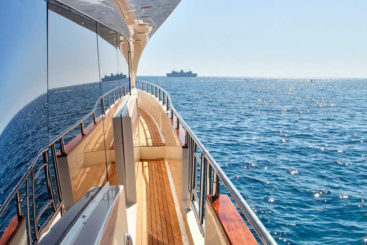 Боковой проход M/Y SICILIA IV