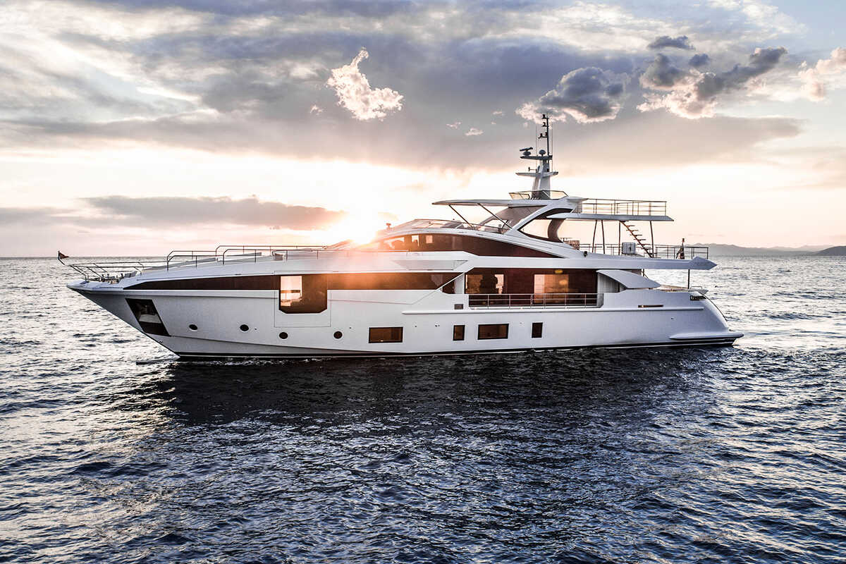 Экстерьер Azimut Grande 35 METRI