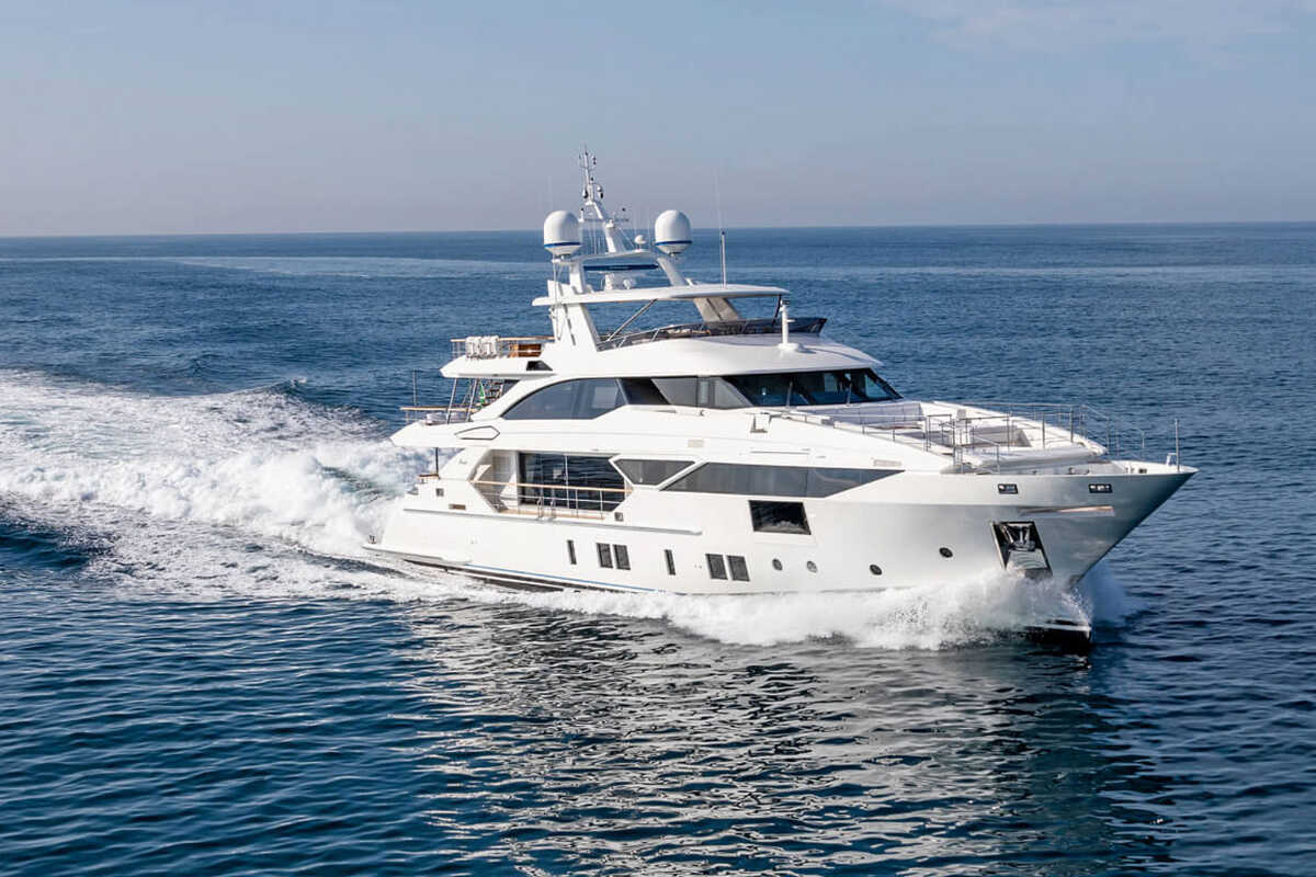Экстерьер Benetti Fast 125