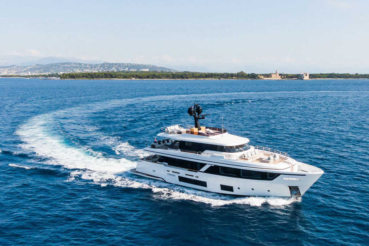 Экстерьер M/Y MRS G