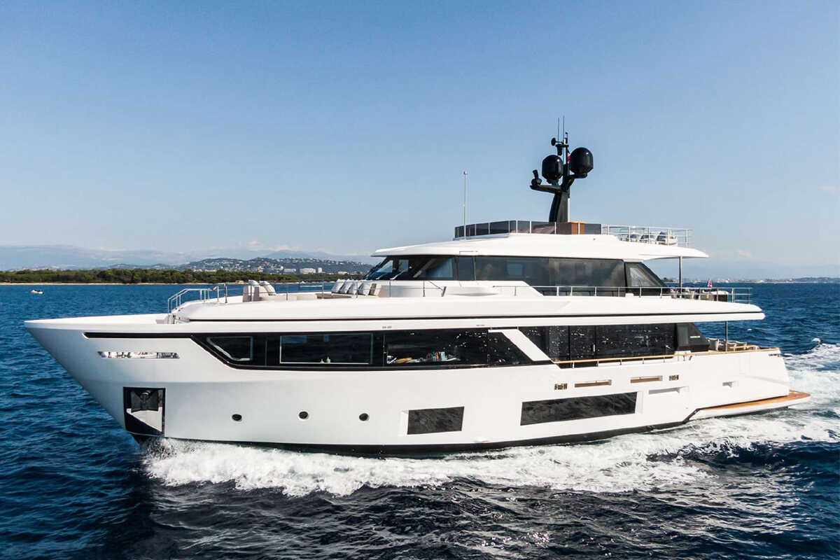 Экстерьер M/Y MRS G