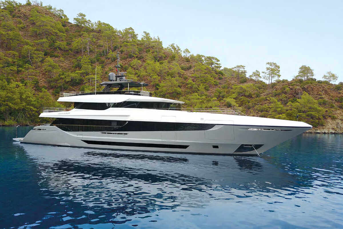 Экстерьер Mangusta Oceano 43