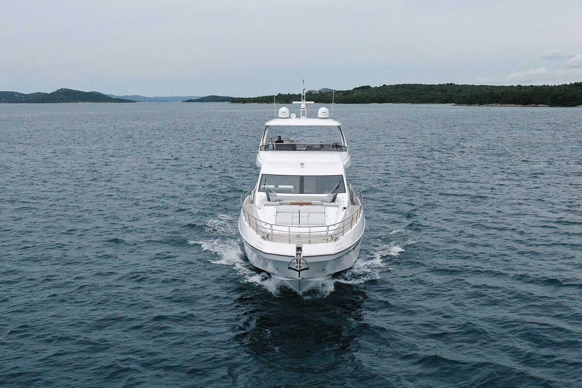 Экстерьер Azimut Grande 25 METRI M/Y "VIVA"