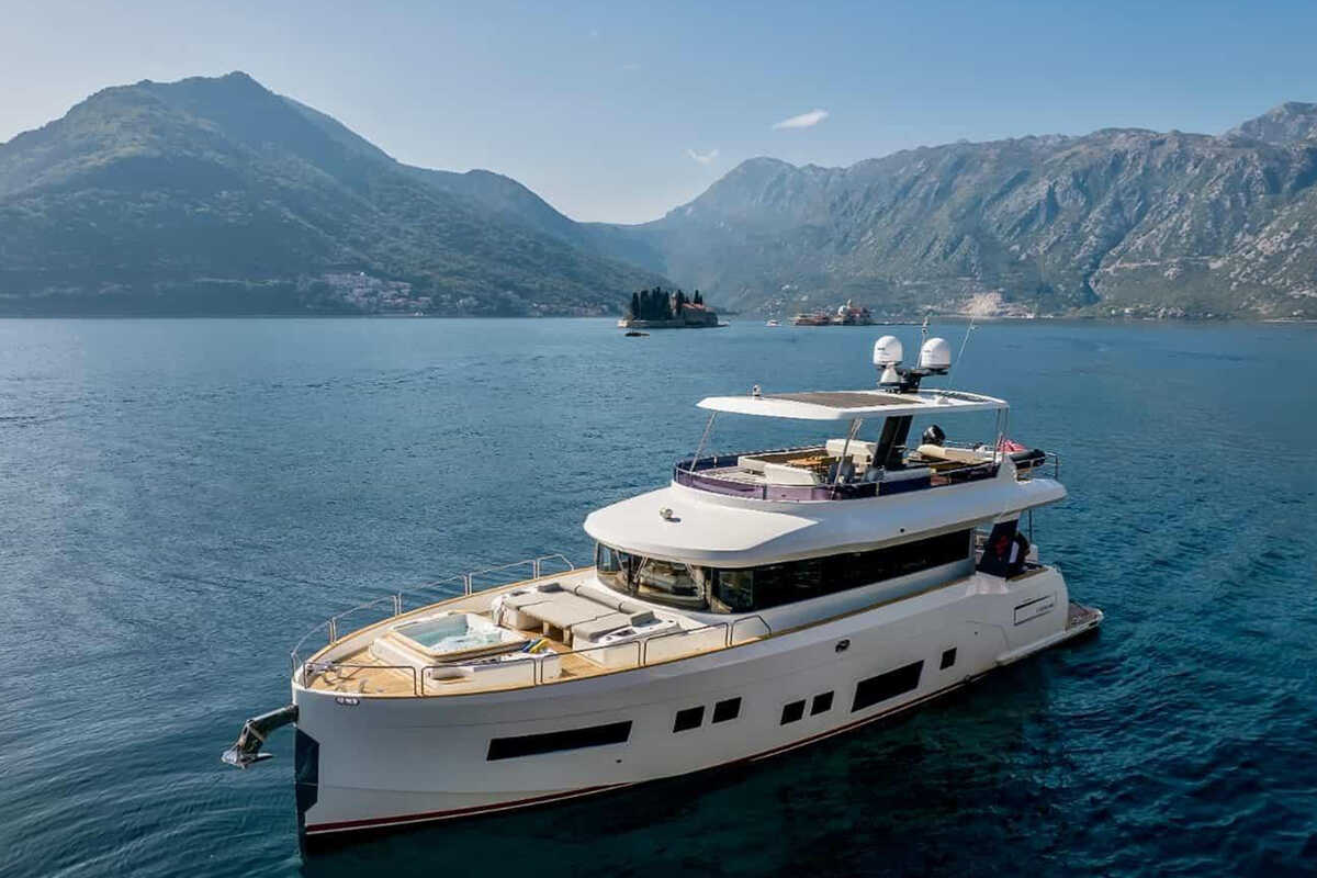 Экстерьер Sirena 64 