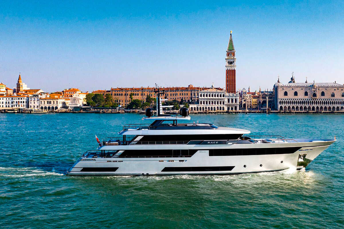 Экстерьер Riva 50M