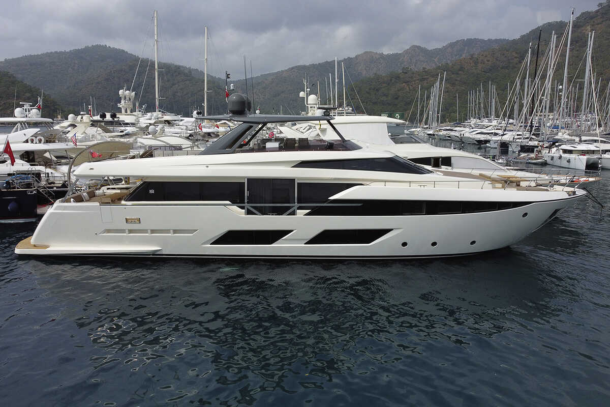 Экстерьер Ferretti 920