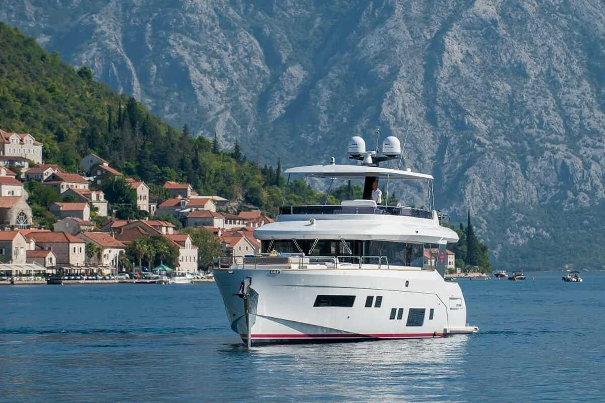 Экстерьер Sirena 64 