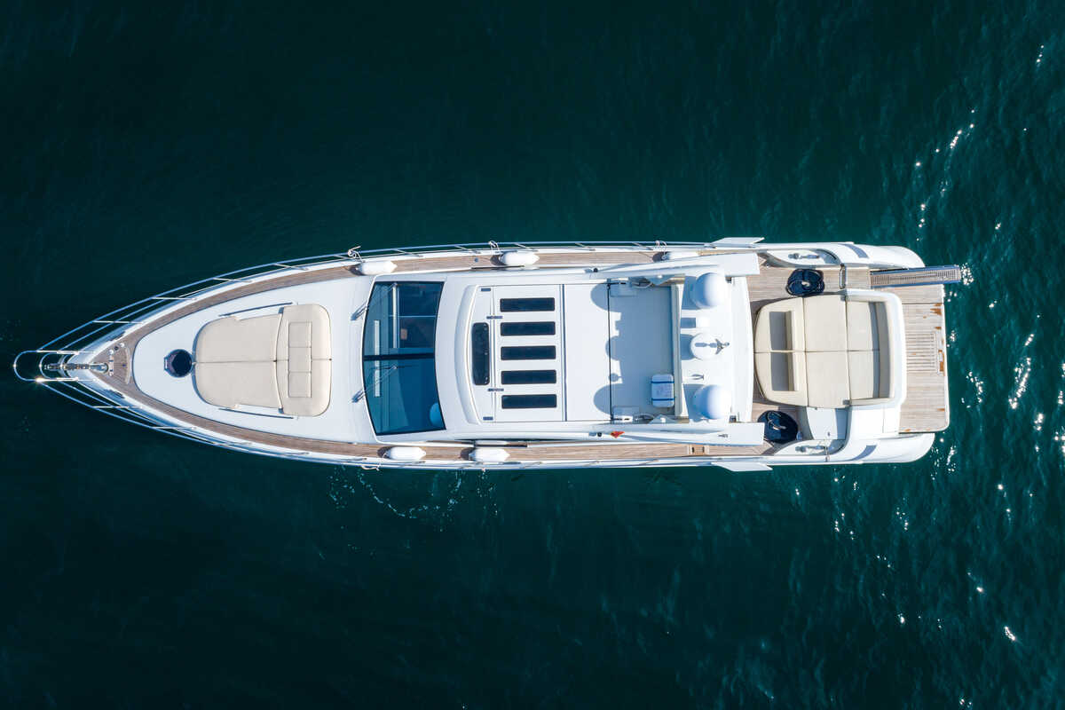Экстерьер Azimut 68s