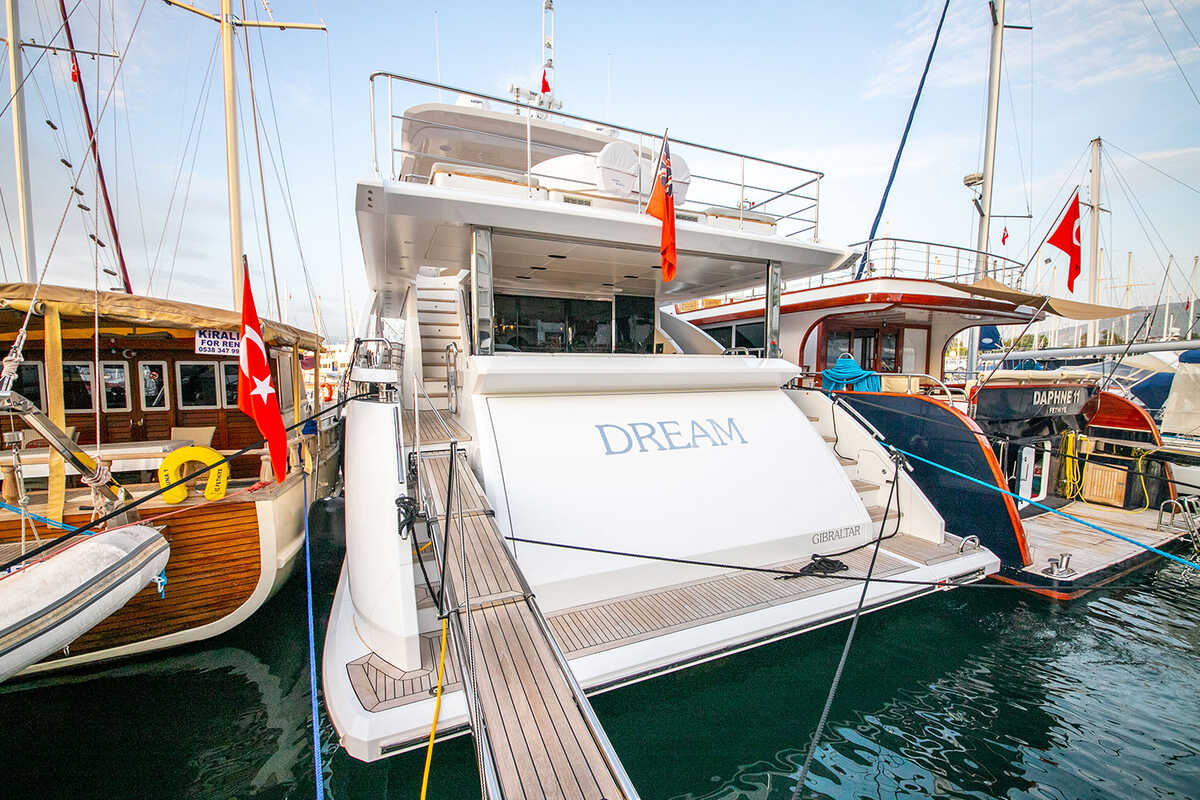 Экстерьер M/Y DREAM