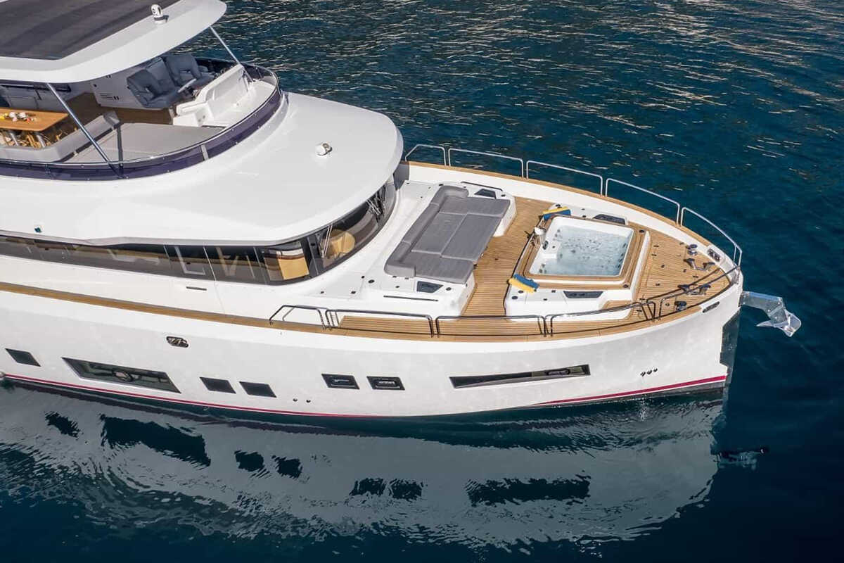 Экстерьер Sirena 64 